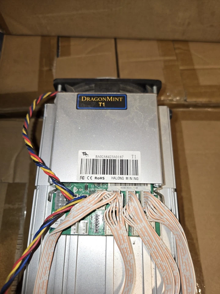  Dragonmint T1 курильщик (Halong) Bitcoin ASIC курильщик - без блока питания  - Изображение 1 из 4