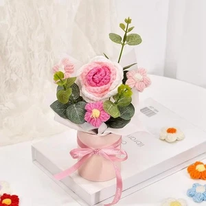 Gestrickter Blumenstrauß gehäkelt Rose Blumen umarmender Eimer Lehrertag Geschenke - Bild 1 von 2