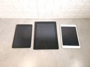 1x Apple Ipad 2 32GB And 2x Apple Ipad Mini 2 Tablet Bundle T&W Locked - Picture 1 of 8