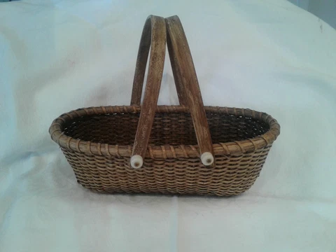VINTAGE Double Handled Oval 10.5 " Nantucket Gathering Basket Cover