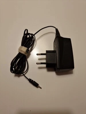 Alimentatore Nokia Originale AC-8E per Nokia jack da 2mm - Immagine 1 di 2