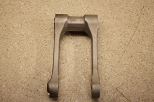 Brazo de acoplamiento inferior trasero Suzuki RMZ450 2013 2249 S38 - Imagen 1 de 6