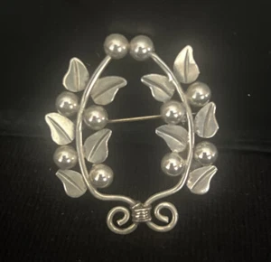 Vintage Sterling Raul Mexico Leaf Wreath Brooch ~ STERLING SILVER LEAF PIN - Picture 1 of 3