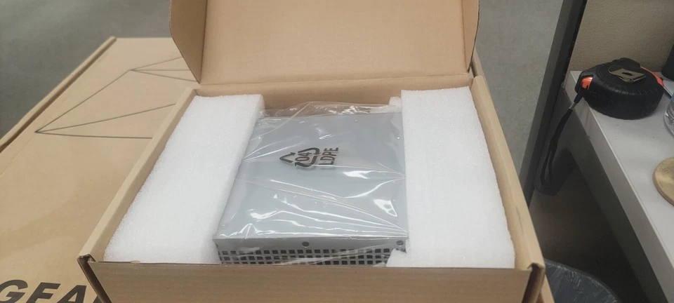 NEW APS525W NetGear ProSafe 525 Watt Auxillary Power Supply APS525W 100-240V - Image 1 of 2