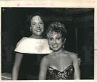 1991 Press Photo Mary Beth Reiling, Nancy Carroll at the Alpha Awards