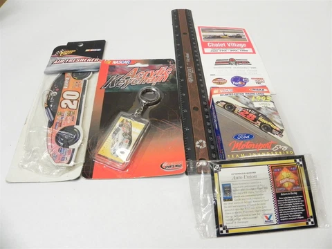 VINTAGE 1990S 2000S LOT NASCAR MEMORABILIA RACING CARD KEYCHAIN +MORE PRE-OWNED Cover