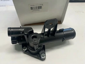 556-83k 8200400553 TERMOSTATO COMPLET DACIA RENAULT CLIO IV NISSAN MICRA 1.5 Dci - Imagen 1 de 7