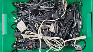 job lot 20x C7 Figure 8 Power Lead Mains Cable Cord UK 3Pin Plug tv laptop charg - Afbeelding 1 van 5