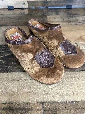 Zuecos de gamuza marrón boho Lucky Brand para mujer signo de paz alas de ángel TALLA 10 Foto 1 de 4