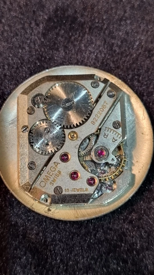 Omega Cal. R17.8 Movement Spares - Image 1 of 4