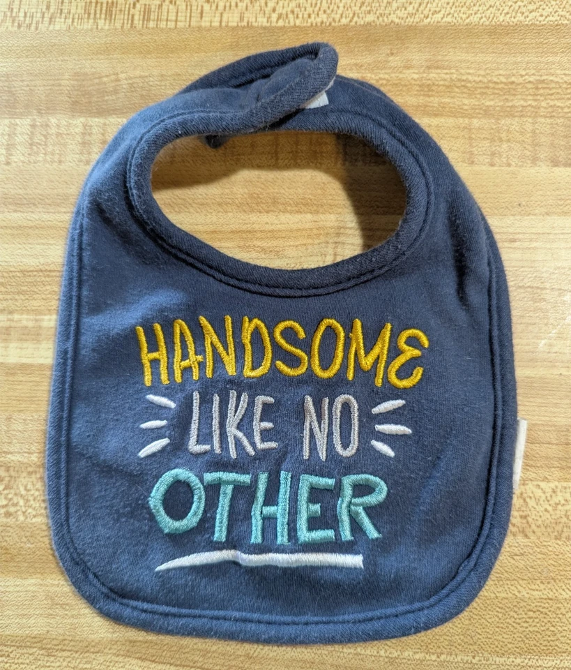 Babero de alimentación Baby Treasures Boys mezcla de algodón azul guapo como ningún otro Foto 1 de 1