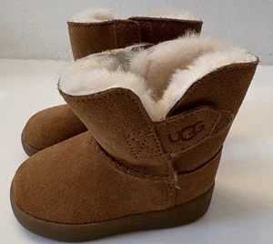 Uggs Chestnut Keelan Sheepskin Infant Booties 10960891 Size 02/03 EUC - Picture 1 of 9