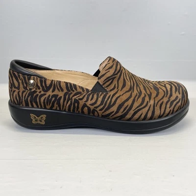 Zapatos Alegria Keli para mujer talla 10 marrón gamuza animal zuecos cómodos sin cordones Foto 1 de 4