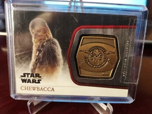 2015 Topps Star Wars: The Force Awakens Series 1 Medallions Bronze Chewbacca - Picture 1 of 3