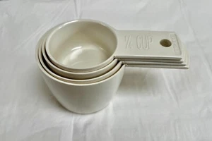PYREX Accessories VTG Snap Together Dry Measuring Cups / ML Set Of 4 White - Picture 1 of 11