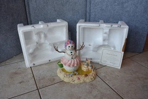 Lenox Schneemann Freunde am Meer Figur Lynn Bywaters Strand Winter Sand Burg - Bild 1 von 8
