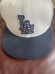 New Era 59Fifty Los Angeles Dodgers July 4th American Flag Logo Fitted Hat 7 3/8 - Bild 1 von 3