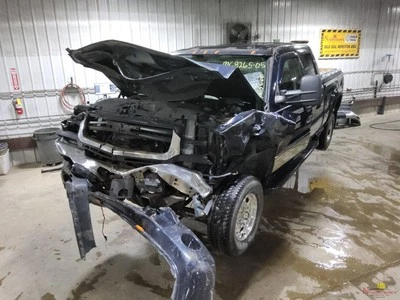 2005 GMC Sierra 2500 Pickup Front Driver Seat Belt Latch Gray - Imagem 1 de 4