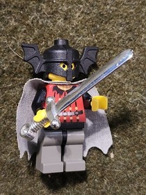 Lego Fright Knights Bat Lord w/ Cape & Sword Castle 6007 6097 6047 6099