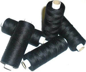 HILO DE REPARACIÓN JEAN NEGRO DE LOS AÑOS 45 DE ALTA CALIDAD, POLI/ALGODÓN, CARRETE DE 200 MTR, P&P GRATIS - Imagen 1 de 2