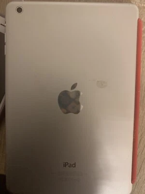 Apple iPad mini 1st Gen. 64GB, Wi-Fi, 7.9in - White & Silver - Image 1 of 3