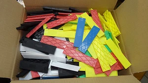Set. 600 Stück Kunststoff. Verglasungsklötze, Unterleger 100x24x1-6 mm U - Bild 1 von 7