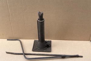 12” VINTAGE CAR TRUCK SCREW JACK WILLYS JEEP MILITARY WALKING CAST IRON BOTTLE - Picture 1 of 9