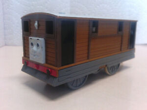 (DOES NOT WORK) Thomas and Friends TOMY Motorized Road and Rail Toby Tram 2001