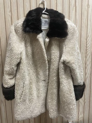 Abrigo Oleg Cassini Mujer Pequeño Beige Piel Borde Marrón EE. UU. De Colección Dinero Antiguo Elegante Foto 1 de 4