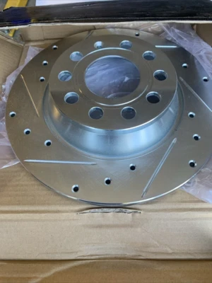 Juego de 4 rotores de freno con pastillas para Audi A3 Q3 Tiguan 2011-2018 2,0 L Foto 1 de 4