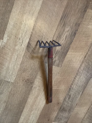 Antique Primitive Rustic Hand Cultivator Garden Yard Planting Tool Claw Cover