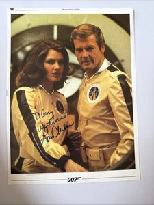 Signed: James Bond-* Moonraker* 1979- Lois CHILES As Holly Goodhead - Picture 1 of 2