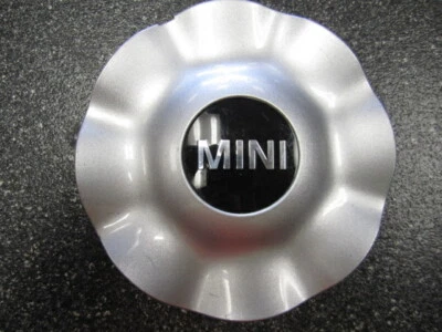 One (1)* 2007-2014 17" Mini Cooper Clubman tapa central plateada 6771002-01 71195 Foto 1 de 4
