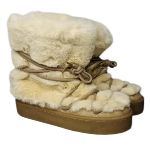 RARE H&M Faux fur Icon Snow Boots Sz 10 Lace Up Soft Biege Boho Soft Fluffy - Picture 1 of 11