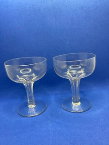 2 Champagnerschalen, Rarität, offener Hohlschaft, mundgeblasen, Schliff - Bild 1 von 5