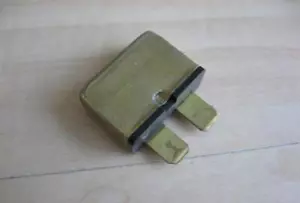 Disyuntor automotriz Ford F6HT-14526-MA F6HT14526MA 18A 18 amperios #M147DA - Imagen 1 de 5