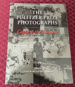 Capture the Moment: The Pulitzer Prize Photographs - Hardcover  MINT SEALED - Picture 1 of 2