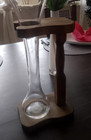 Vintage belgisches englisches Bierglas im Holzgestell Glas Holz Kutscherglas