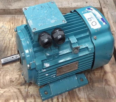 BROOK CROMPTON SERIES 10 4KW 4 POLE 1450RPM 3 PHASE 50HZ 112M B3 FOOT IE2 - Image 1 of 4