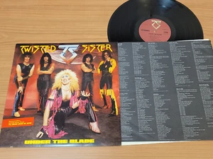 TWISTED SISTER - Under the blade  ( LP + OIS US 1985 Heavy Metal VG++ / EX ) - Picture 1 of 3