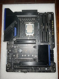 ASRock Z690 Extreme LGA 1700 Gaming Mainboard mit Intel Core i5-12400/DDR4 32GB - Bild 1 von 2