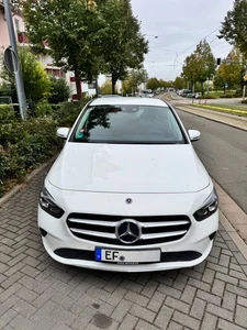 Mercedes-Benz B 180 Progessive 57518 km Automatik Polarweiß Scheckheftgepflegt - Bild 1 von 7