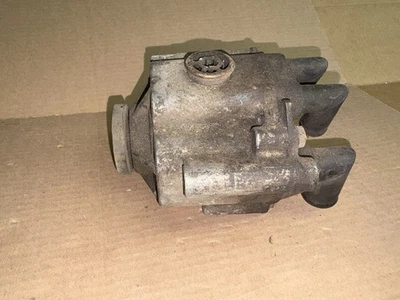 1967 Ford Mustang смог насос (номер детали 5696856) б/у - Изображение 1 из 4