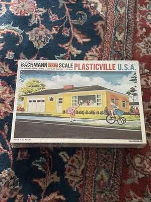 Bachmann Plasticville Ranch House 027 Scale Model Kit #1852 Unassembled Open Box - Image 1 of 3