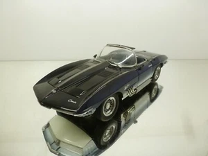 UT MODELS 21061 CHEVROLET CORVETTE MAKO SHARK ZL-1 - BLUE+WHITE 1:18 - GOOD CON. - Picture 1 of 7