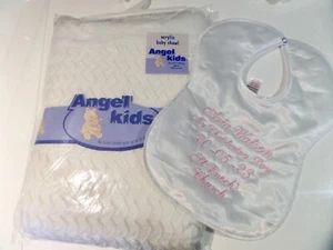 Personalisiertes Lätzchen und Babytuch - Taufen/Neugeborenes Geschenk schnell bestickt - Bild 1 von 1