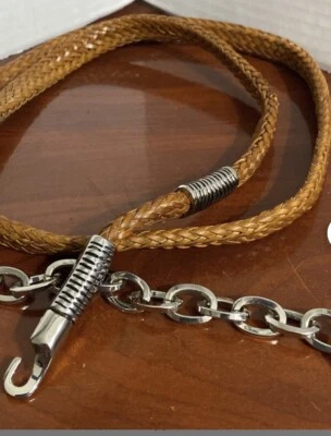 CHICOS Vintage Cinturón Cuero Trenzado Tono Plata Logo Cadena Gancho Foto 1 de 4