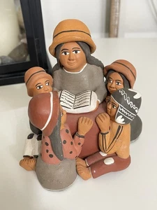 Peruvian Handmade Sculpture Clay Storyteller Folk Art  Maurelio H. Vtg Pottery - Picture 1 of 4