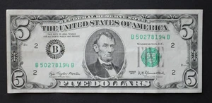 1977  $5 New York Federal Reserve Note/F-1974B/about uncirculated/FREE SHIPPING! - Picture 1 of 8