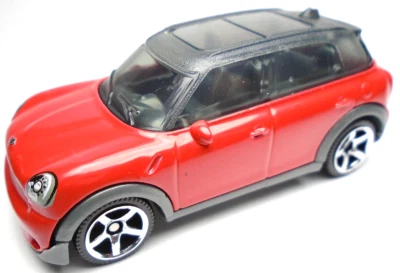 2020 MATCHBOX '11 MINI COOPER COUNTRYMAN RED 1:64 DIECAST 2.5" CAR W SILVER RIMS - Image 1 of 4